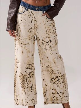 AKIRA BAMBI WIDE LEG DENIM Size S